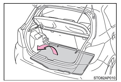 Toyota Yaris. Reserverad herausnehmen