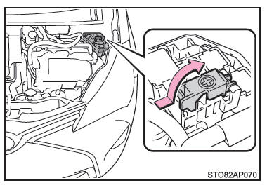 Toyota Yaris. Wenn die 12-Volt-Batterie entladen ist 