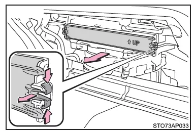Toyota Yaris. Vorgehensweise beim Ausbau
